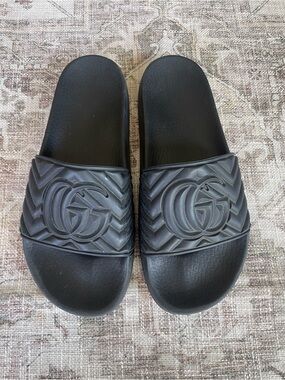 Gucci Black GG Logo Matelasse Rubber Slide Sandals